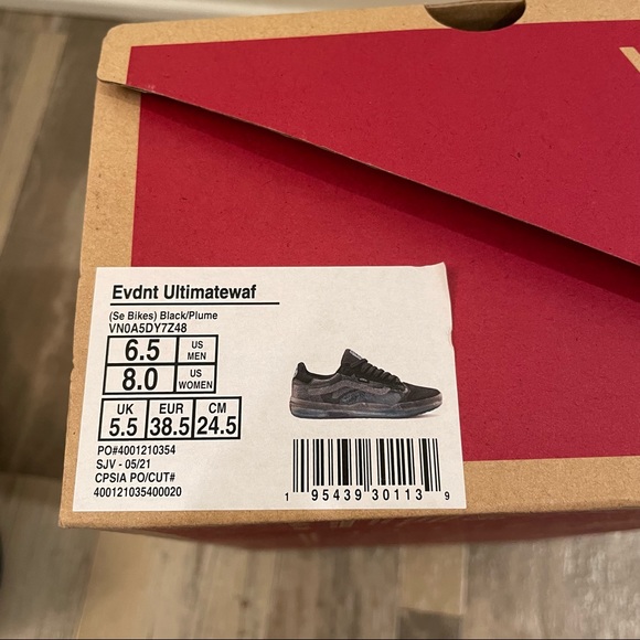 New in Box Vans Evdnt ultimate waffle control Se
Bikes sneakers 6.5 - Picture 5 of 7